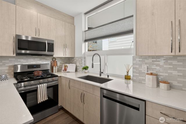 945 NW 56th Street, Seattle, WA 98107