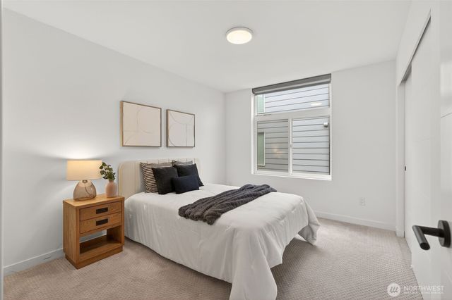 945 NW 56th Street, Seattle, WA 98107