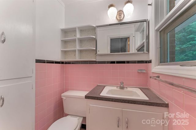 1713 Wildwood Drive, Albemarle, NC 28001