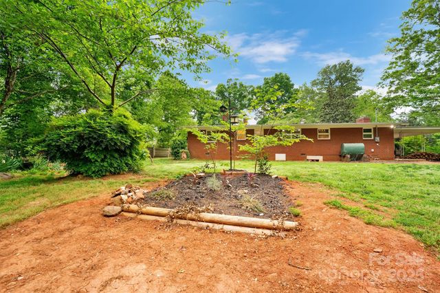 1713 Wildwood Drive, Albemarle, NC 28001