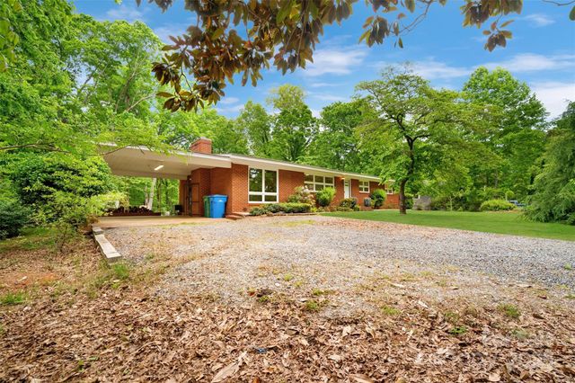 1713 Wildwood Drive, Albemarle, NC 28001
