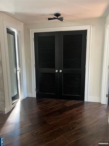 99 Hastings B, Rutherford, NJ 07070