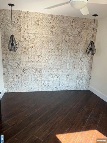 99 Hastings B, Rutherford, NJ 07070