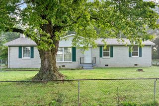 2307 Pendleton Dr, Clarksville, TN 37042