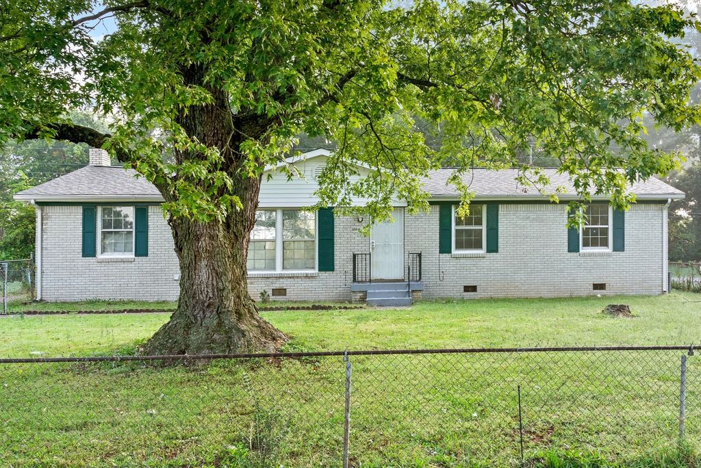 2307 Pendleton Dr, Clarksville, TN 37042