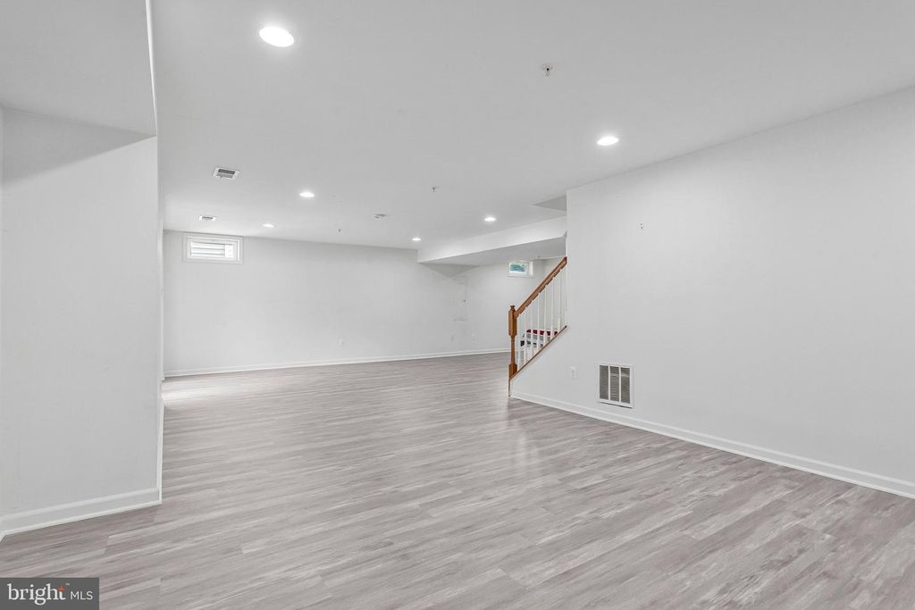 Image 11 of property listing at 9252 SENNA CT, Waldorf, MD 20603
