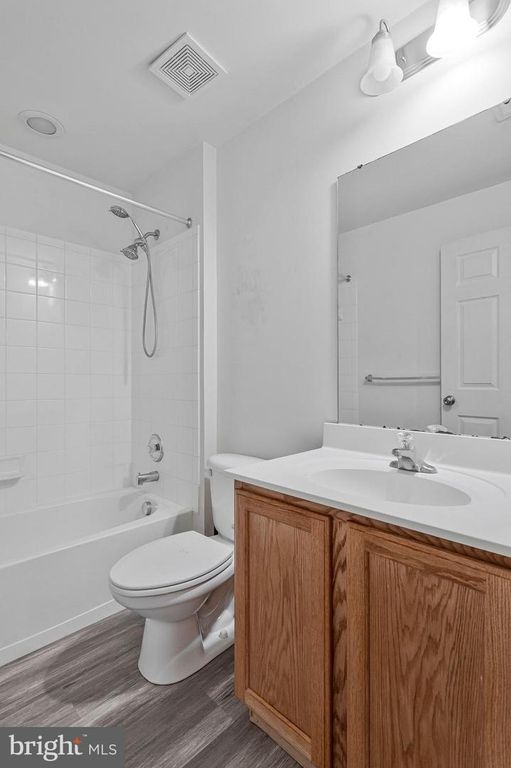 Image 5 of property listing at 9252 SENNA CT, Waldorf, MD 20603