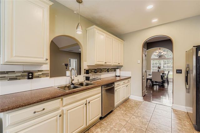 449 Glouchester Drive, Locust Grove, GA 30248