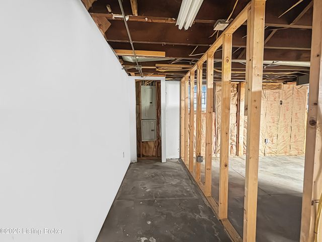 3715 Dixie Hwy, Louisville, KY 40216