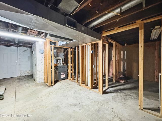 3715 Dixie Hwy, Louisville, KY 40216