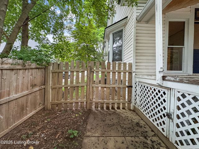 3715 Dixie Hwy, Louisville, KY 40216