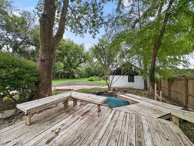 3715 Dixie Hwy, Louisville, KY 40216