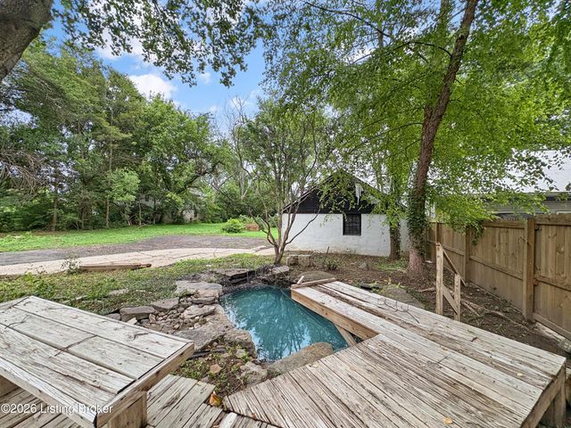 3715 Dixie Hwy, Louisville, KY 40216