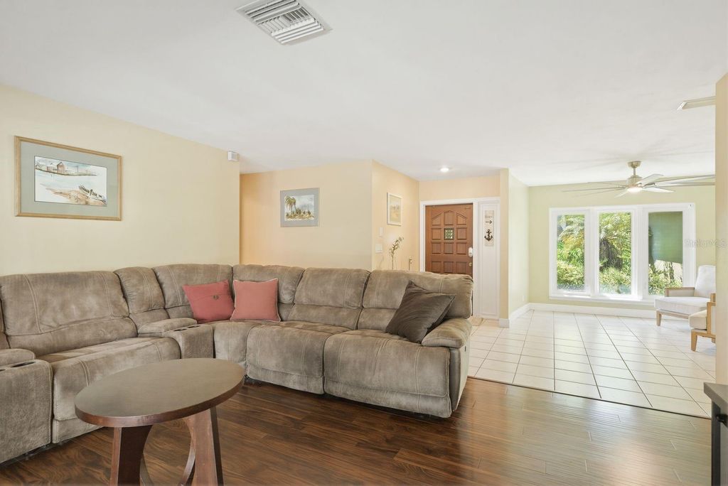 Image 16 of property listing at 1680 CINNAMON LANE, Dunedin, FL 34698