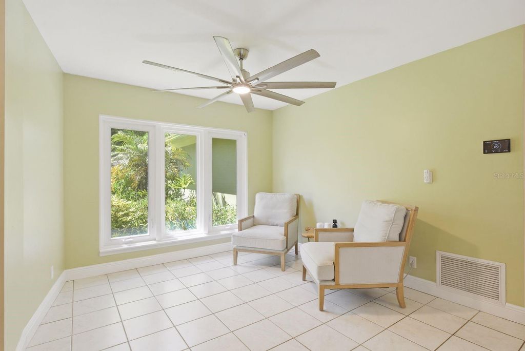 Image 17 of property listing at 1680 CINNAMON LANE, Dunedin, FL 34698