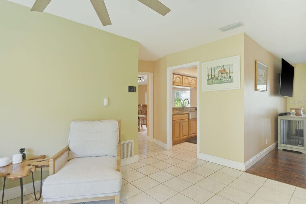 Image 18 of property listing at 1680 CINNAMON LANE, Dunedin, FL 34698