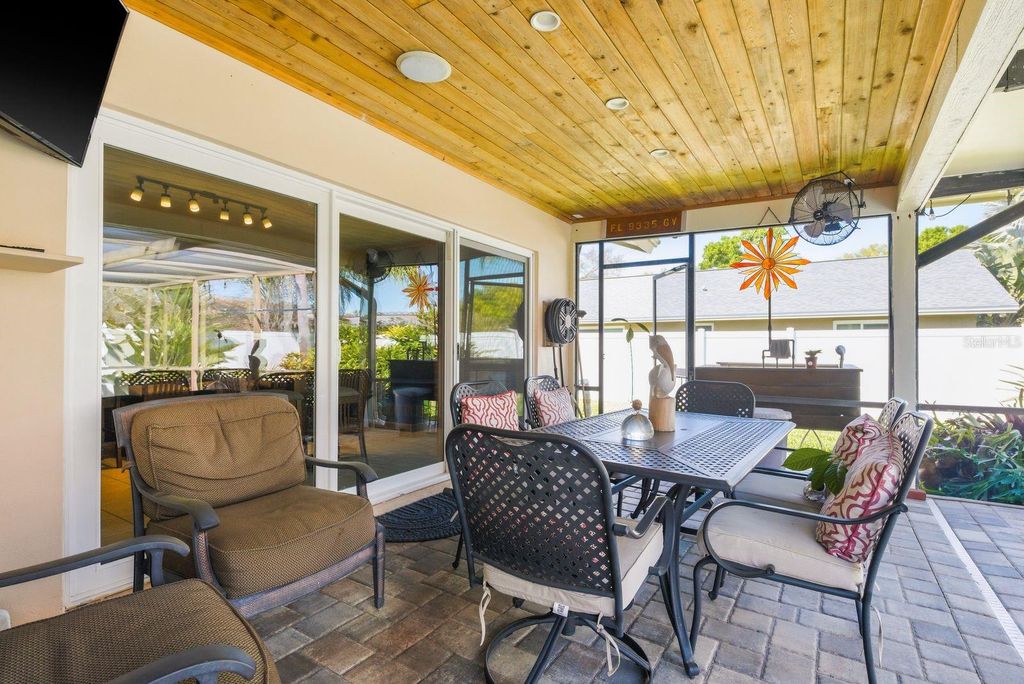 Image 32 of property listing at 1680 CINNAMON LANE, Dunedin, FL 34698