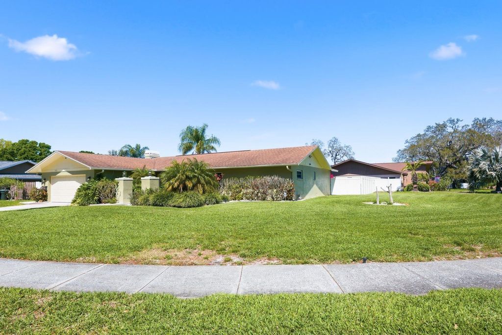 Image 40 of property listing at 1680 CINNAMON LANE, Dunedin, FL 34698
