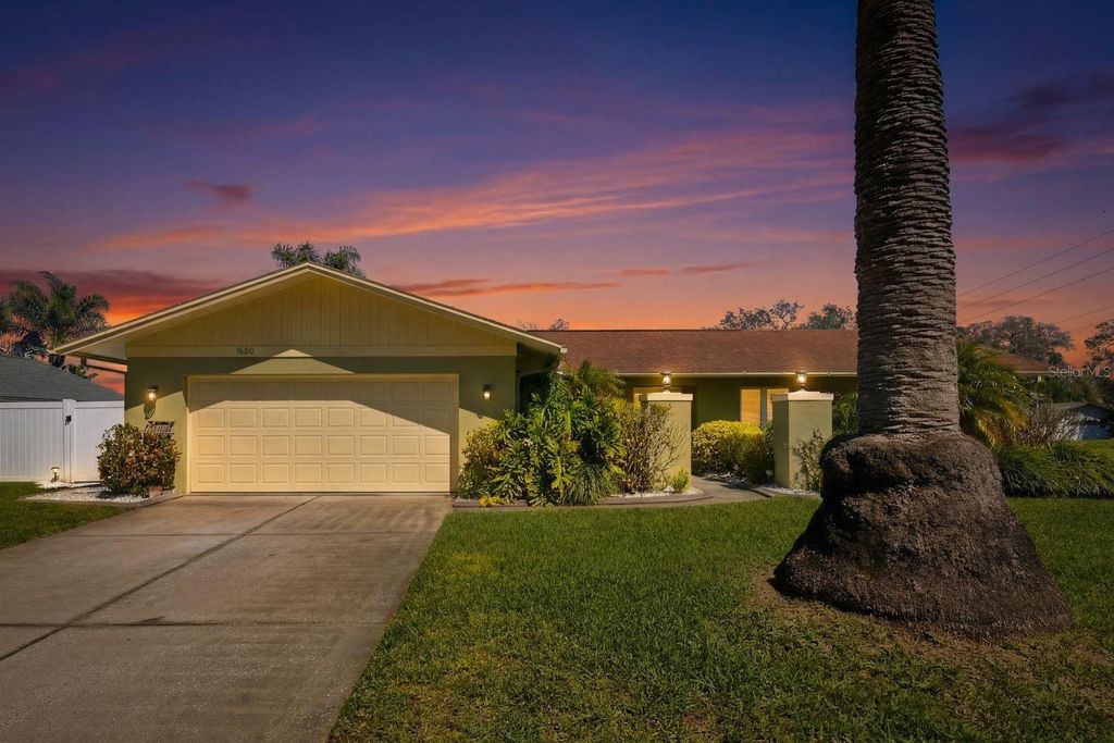 Image 41 of property listing at 1680 CINNAMON LANE, Dunedin, FL 34698