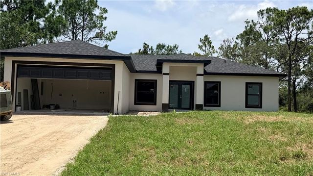 5233 44 ST, Naples, FL 34120
