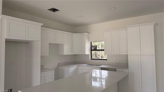 5233 44 ST, Naples, FL 34120