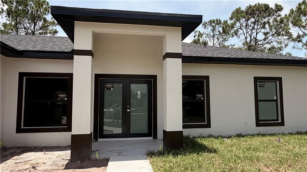 5233 44 ST, Naples, FL 34120