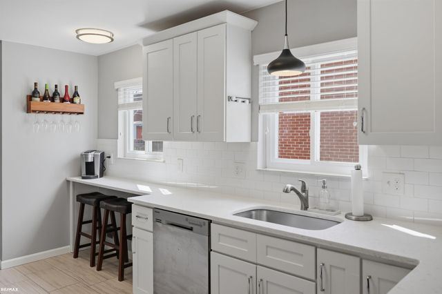 801 W Baker Avenue, Clawson, MI 48017