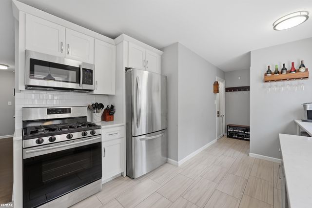 801 W Baker Avenue, Clawson, MI 48017
