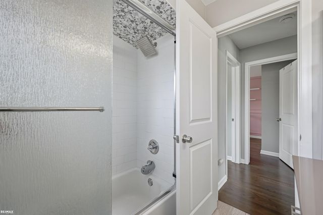 801 W Baker Avenue, Clawson, MI 48017