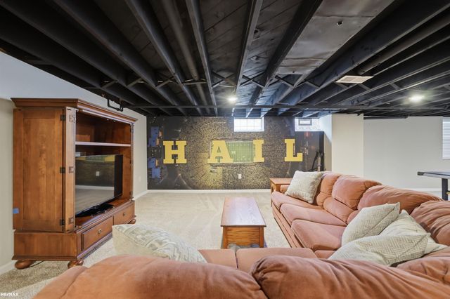 801 W Baker Avenue, Clawson, MI 48017