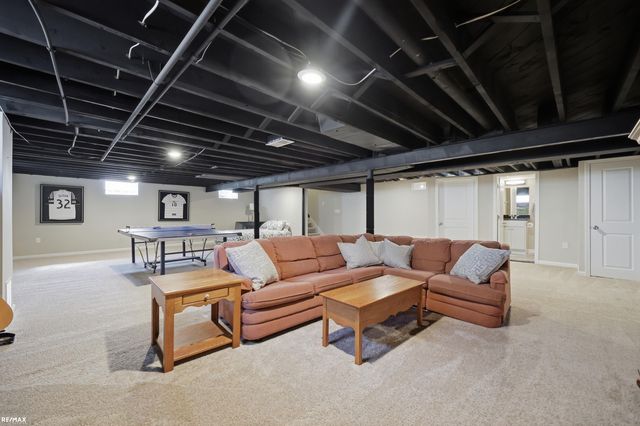 801 W Baker Avenue, Clawson, MI 48017