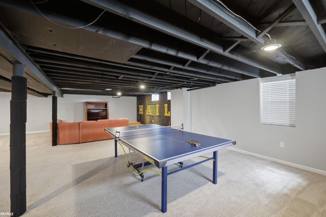 801 W Baker Avenue, Clawson, MI 48017