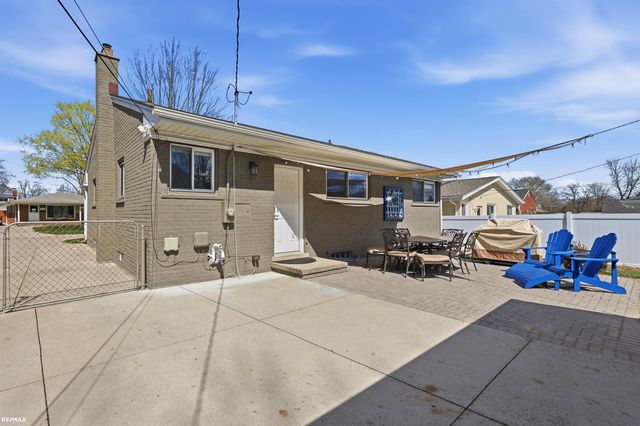 801 W Baker Avenue, Clawson, MI 48017
