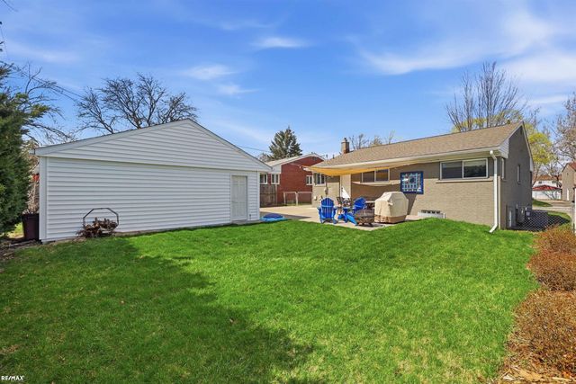 801 W Baker Avenue, Clawson, MI 48017