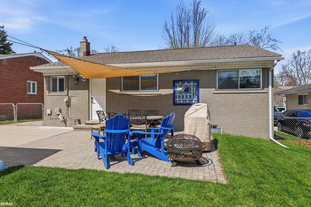 801 W Baker Avenue, Clawson, MI 48017