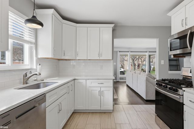 801 W Baker Avenue, Clawson, MI 48017