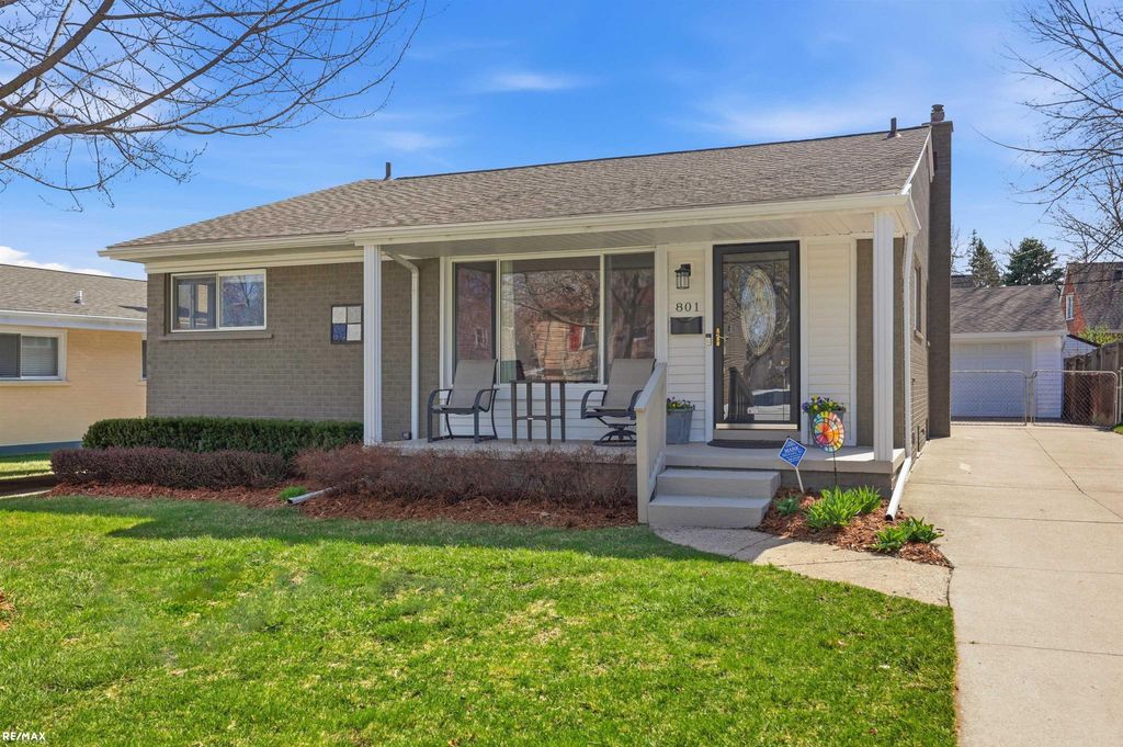 801 W Baker Avenue, Clawson, MI 48017