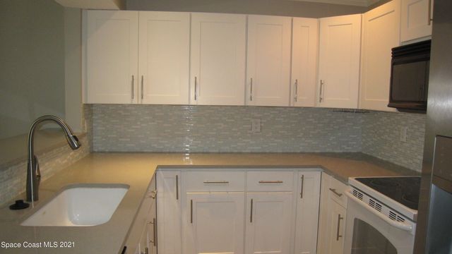 125 Escambia Lane 304, Cocoa Beach, FL 32931