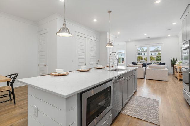 803 Kings Oak Court Unit 3, Charleston, SC 29492