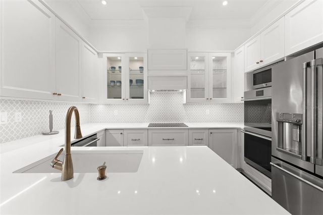 625 TROPICAL BREEZE WAY, Tampa, FL 33602