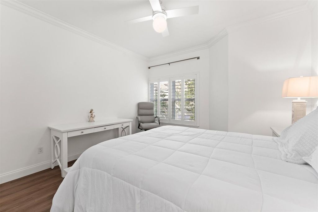 Image 22 of property listing at 625 TROPICAL BREEZE WAY, Tampa, FL 33602