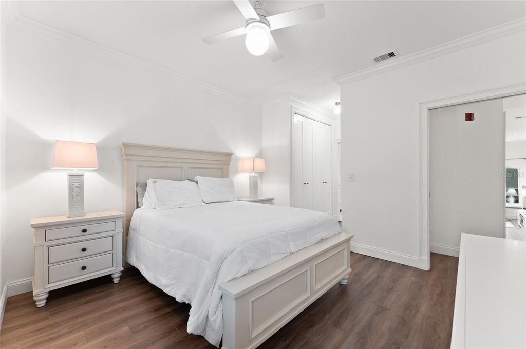 Image 23 of property listing at 625 TROPICAL BREEZE WAY, Tampa, FL 33602