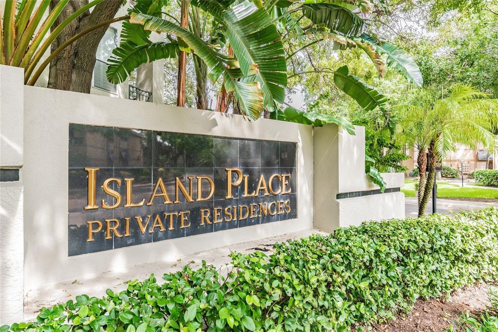 Image 32 of property listing at 625 TROPICAL BREEZE WAY, Tampa, FL 33602