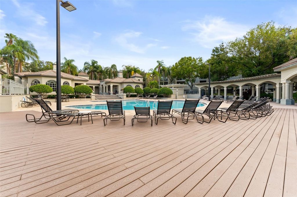 Image 39 of property listing at 625 TROPICAL BREEZE WAY, Tampa, FL 33602