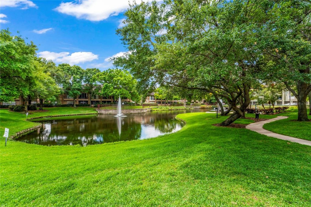 Image 41 of property listing at 625 TROPICAL BREEZE WAY, Tampa, FL 33602