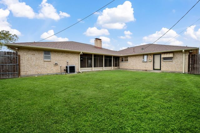 8022 Bayside Boulevard, Beach City, TX 77523