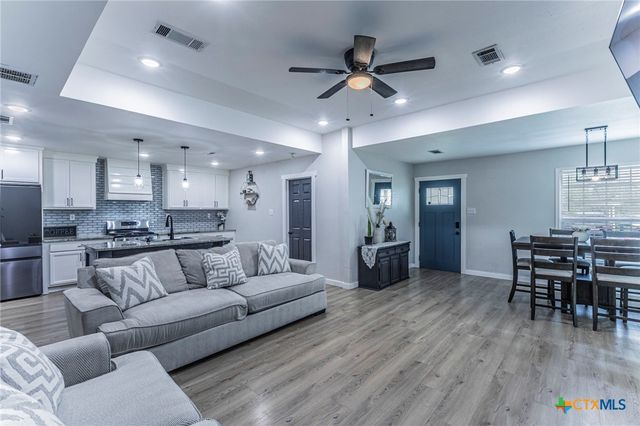 1306 Pleasant Street, Gatesville, TX 76528