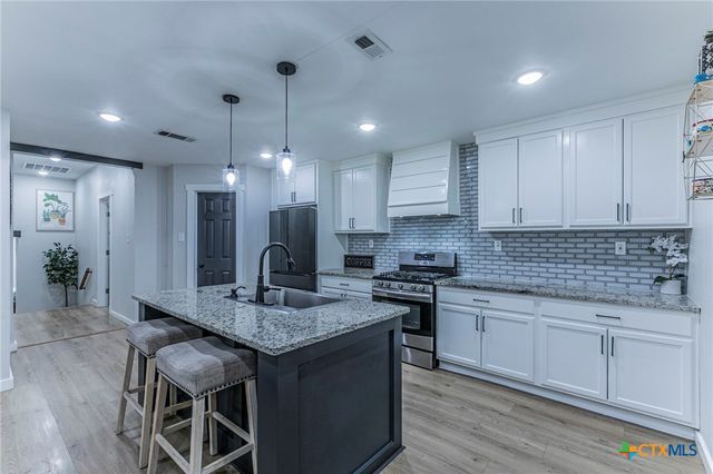 1306 Pleasant Street, Gatesville, TX 76528