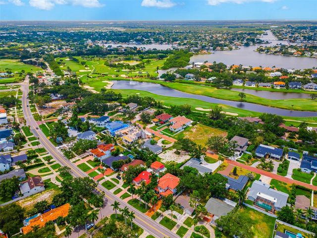 910 SNELL ISLE BOULEVARD NE, St Petersburg, FL 33704