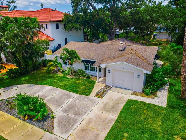 910 SNELL ISLE BOULEVARD NE, St Petersburg, FL 33704
